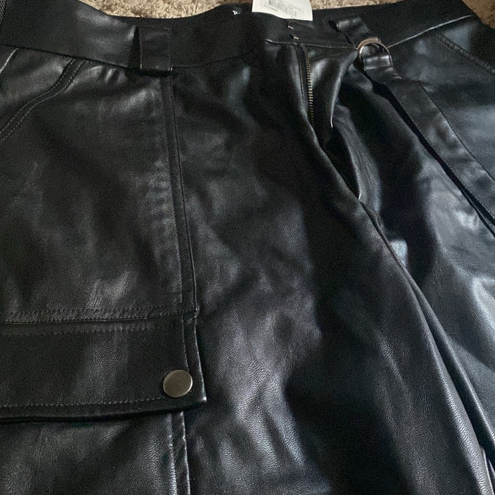 Bardot faux leather cargo pants NWT - Picture 4 of 8